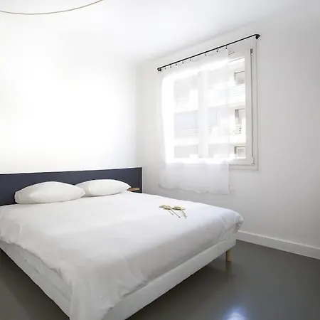 3 Pieces / Proche / Centre / Clim * أنتيب