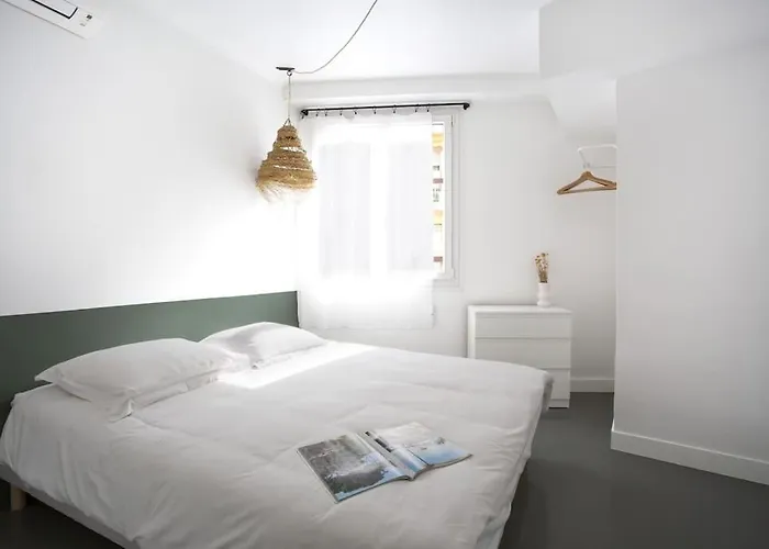 3 Pieces / Proche / Centre / Clim Apartment *